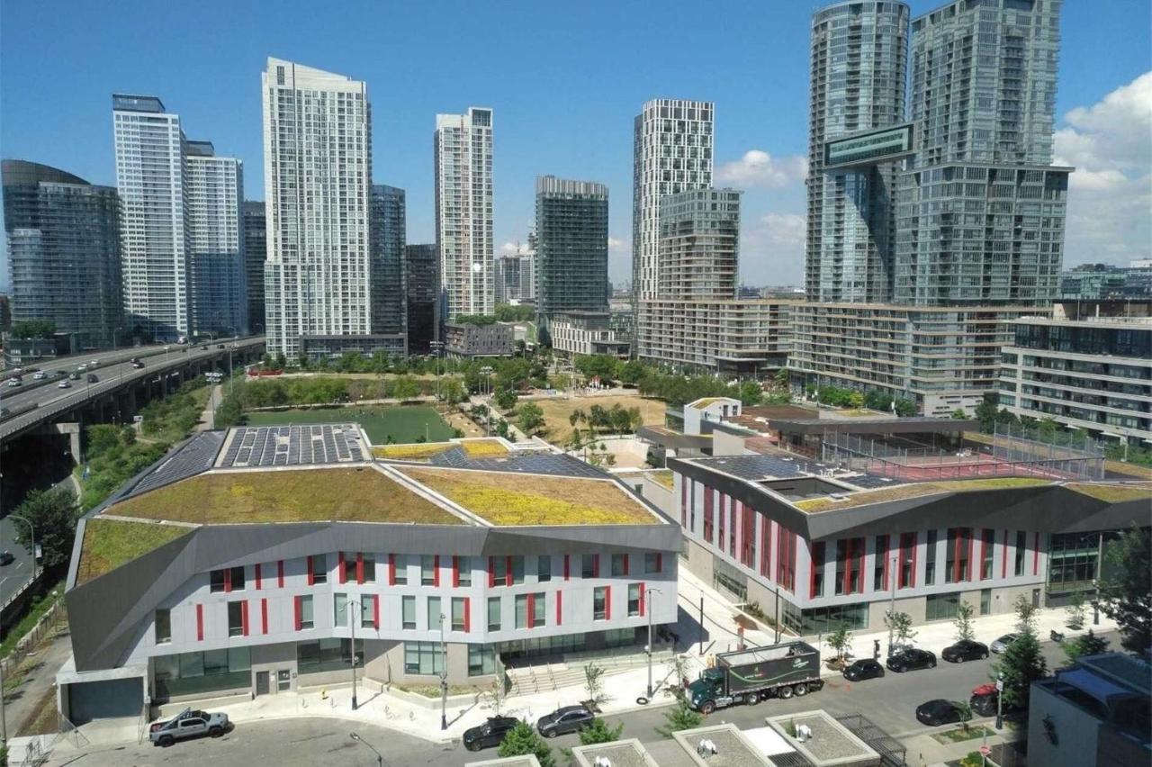 Three-Bedroom Condo With Free Parking Nearby Cn Tower With Lake View Toronto Exterior photo
