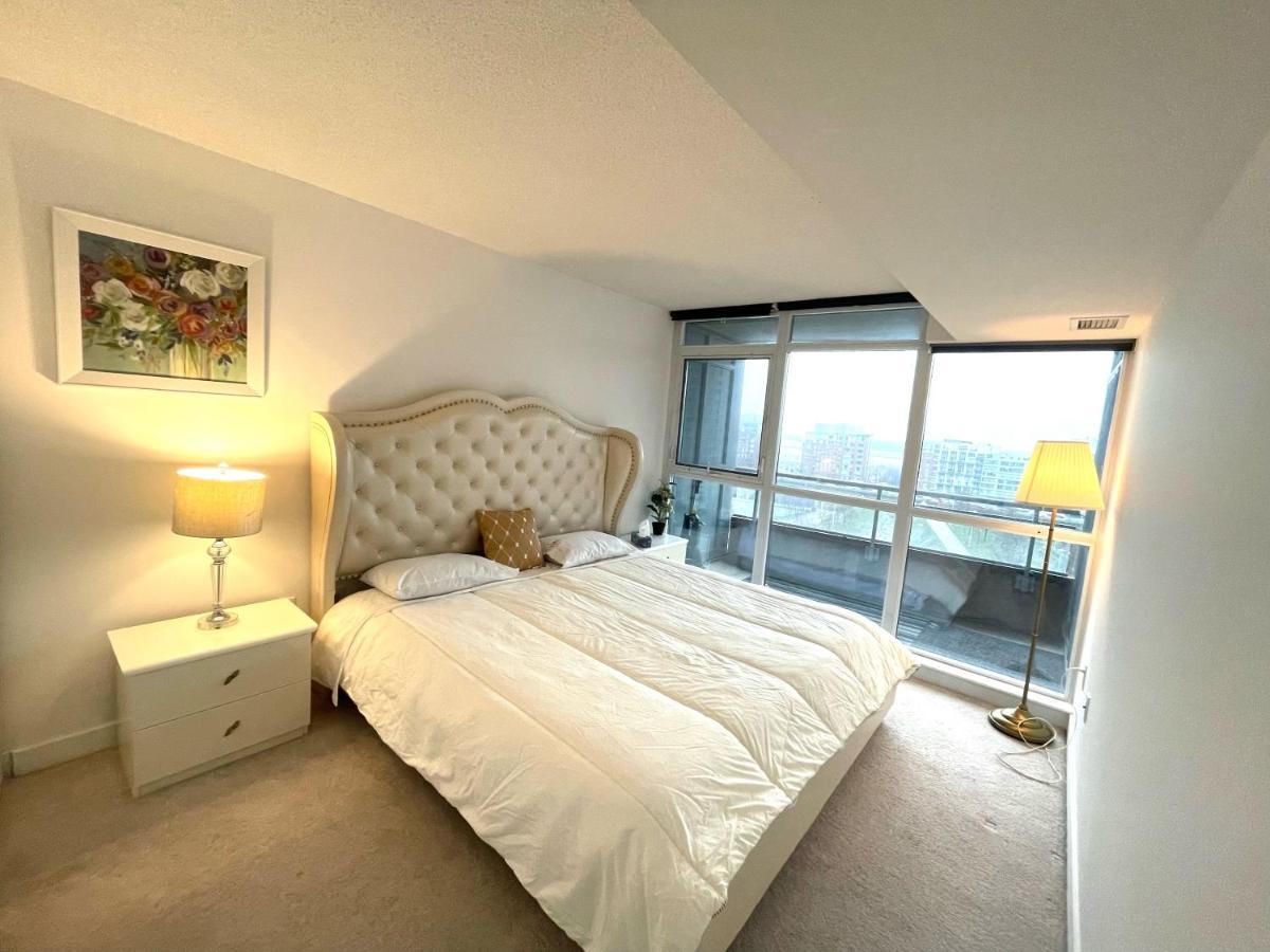 Three-Bedroom Condo With Free Parking Nearby Cn Tower With Lake View Toronto Exterior photo