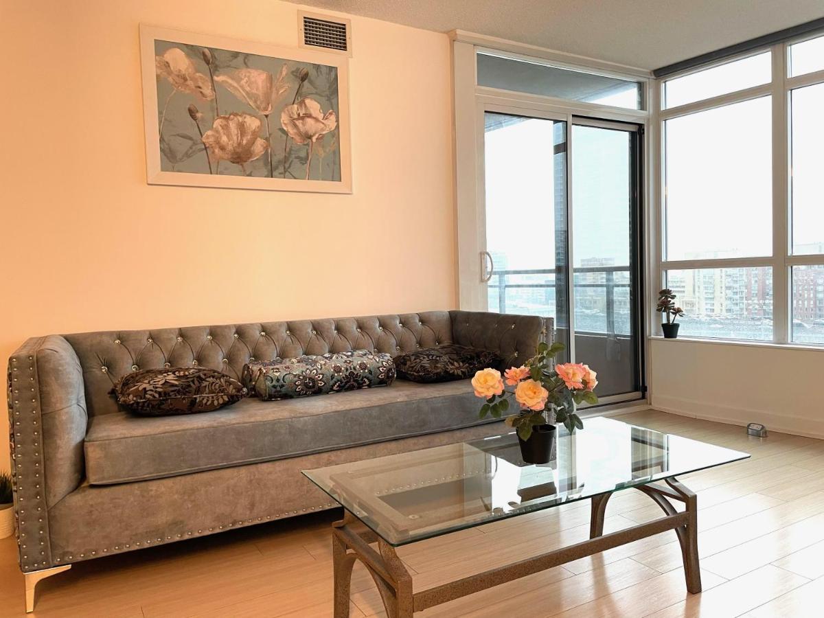 Three-Bedroom Condo With Free Parking Nearby Cn Tower With Lake View Toronto Exterior photo
