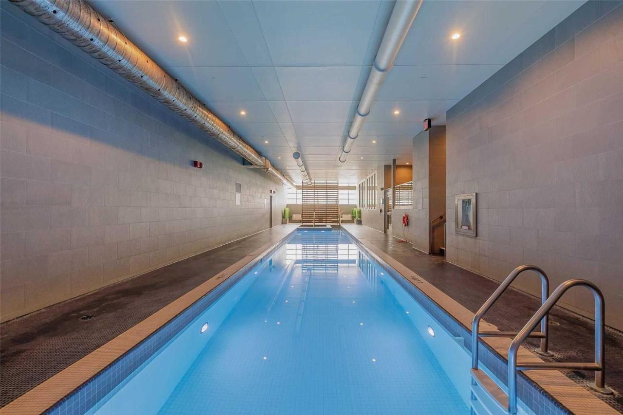 Three-Bedroom Condo With Free Parking Nearby Cn Tower With Lake View Toronto Exterior photo