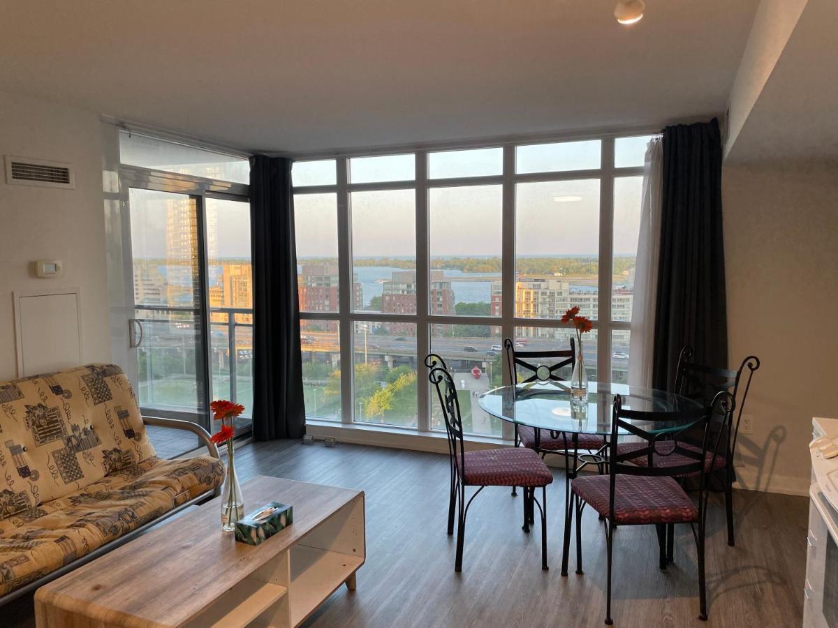 Three-Bedroom Condo With Free Parking Nearby Cn Tower With Lake View Toronto Exterior photo